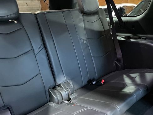 Used 2017 Cadillac Escalade ESV Platinum image 18