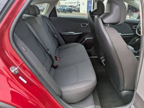Used 2025 Kia K4 FWD image 21