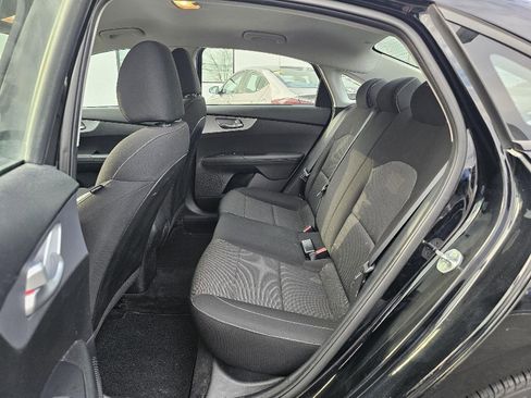 Used 2023 Kia Forte LXS w/ LXS Technology Package image 4