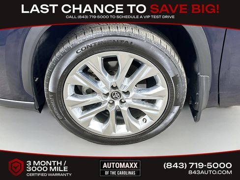 Used 2023 Toyota Highlander Limited FWD image 8