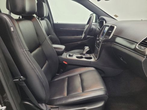 Used 2018 Jeep Grand Cherokee Limited image 21