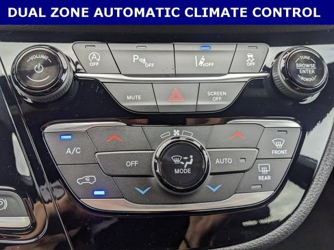 New 2026 Chrysler Pacifica Select image 16