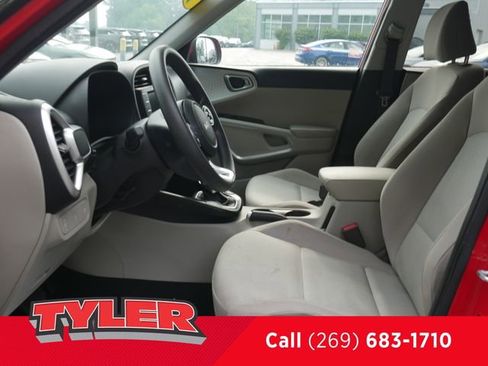 Used 2022 Kia Soul LX image 35
