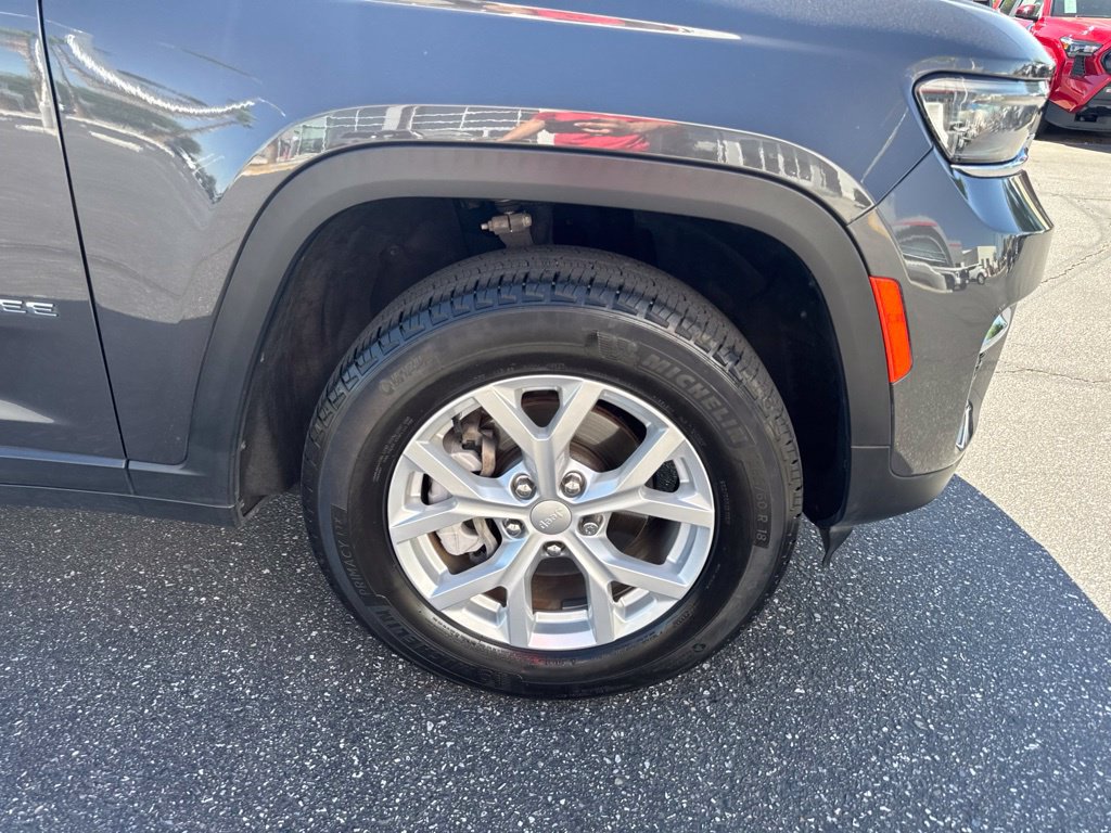 Used 2023 Jeep Grand Cherokee Limited AWD/4WD image 22