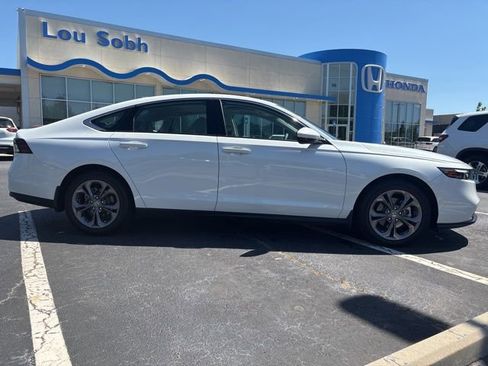 Used 2023 Honda Accord EX image 4