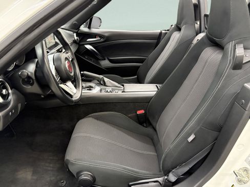 Used 2018 FIAT 124 Spider Classica w/ Technology Group image 16