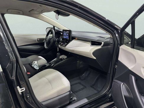 Used 2022 Toyota Corolla LE FWD image 38