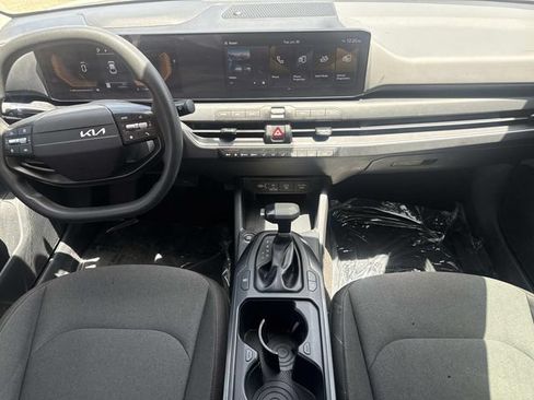 Used 2025 Kia K4 FWD image 11