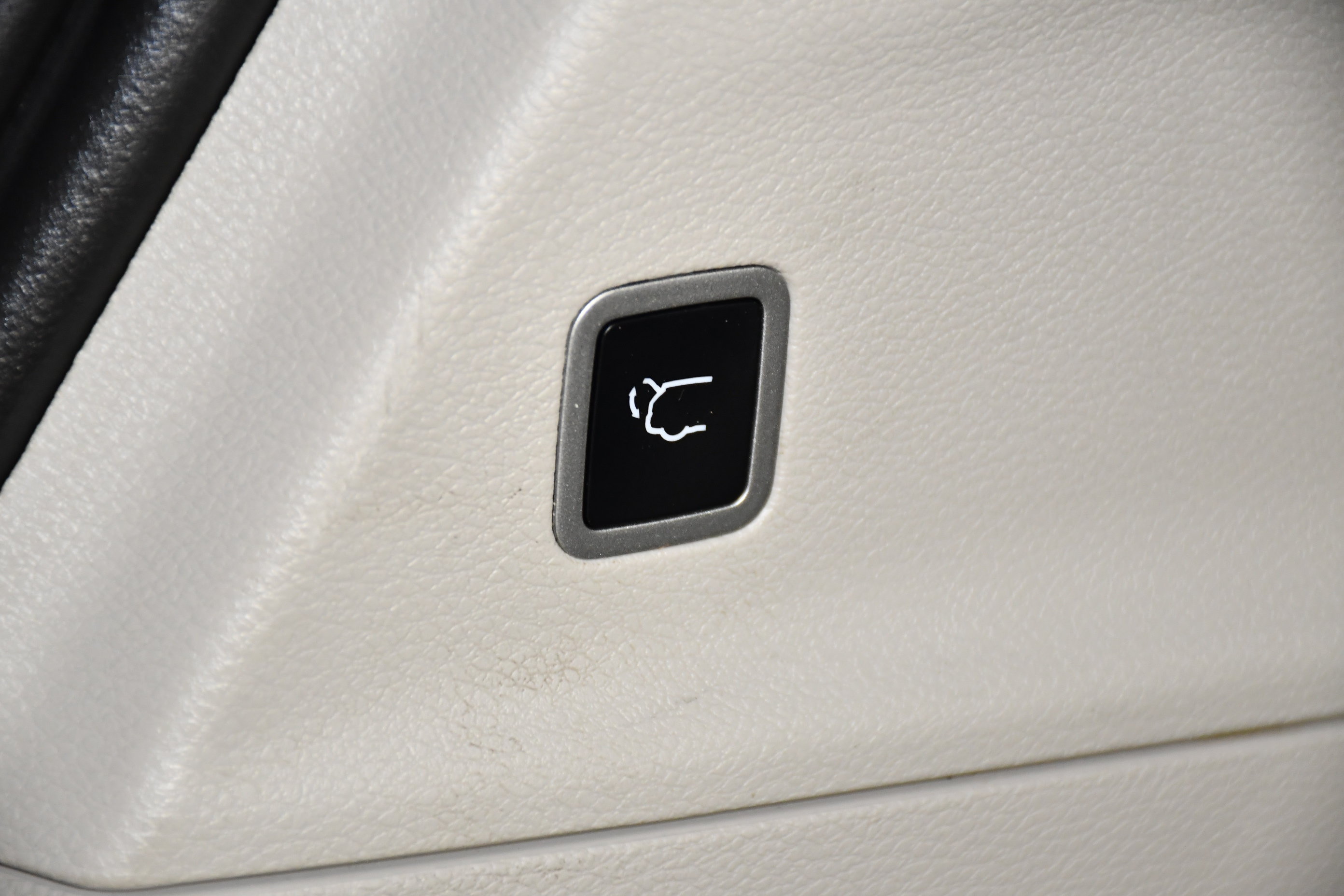 Used 2024 Chrysler Pacifica Limited FWD image 49