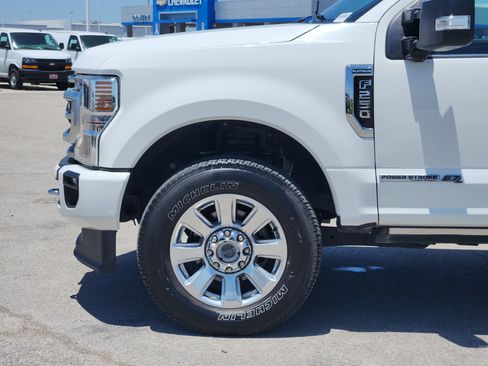 Used 2022 Ford F250 Platinum w/ FX4 Off-Road Package AWD/4WD image 9