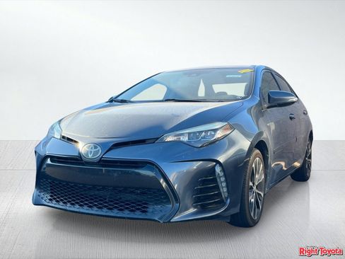 Used 2018 Toyota Corolla SE FWD image 2