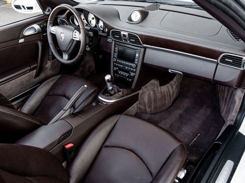 Used 2009 Porsche 911 Turbo image 2