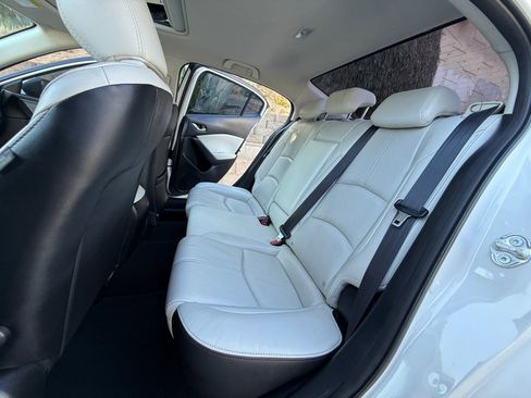 Used 2018 MAZDA MAZDA3 Grand Touring image 28