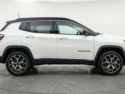 Used 2025 Jeep Compass Limited AWD/4WD image 11