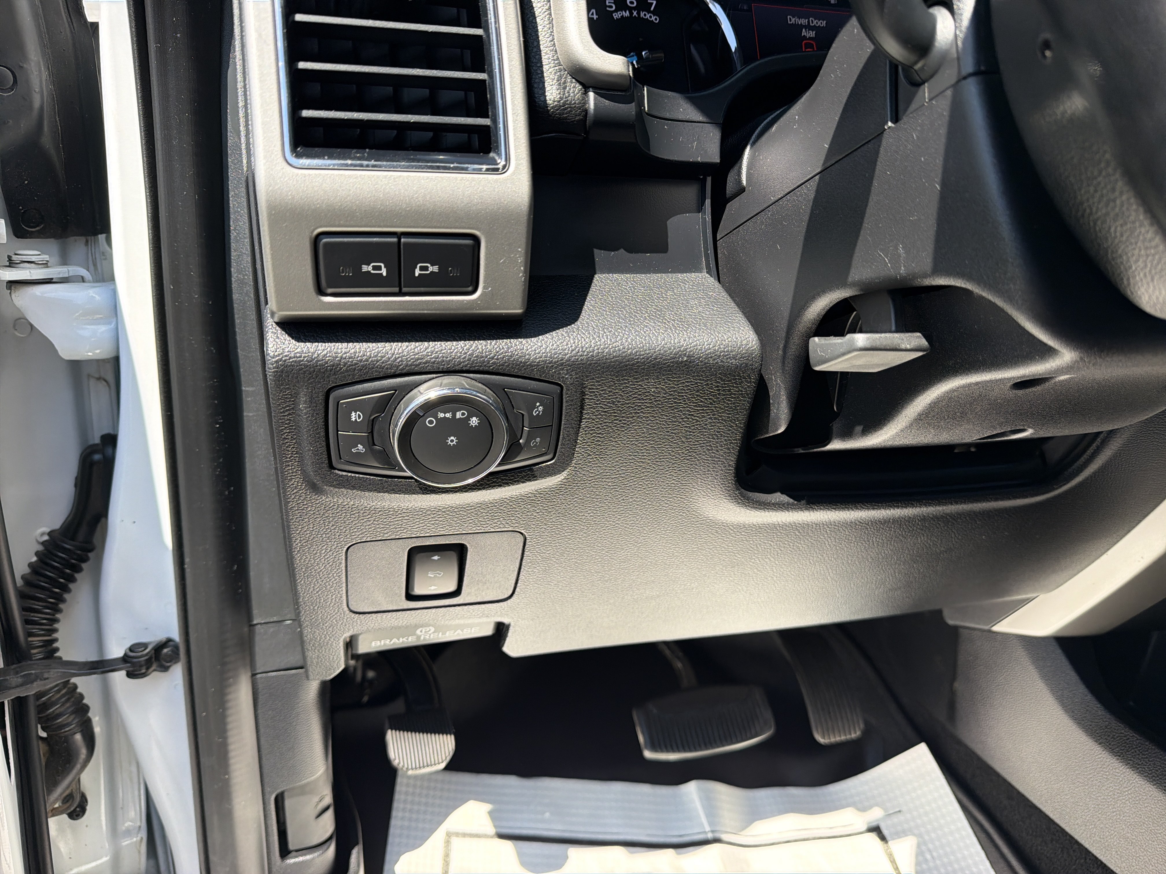Used 2021 Ford F250 Lariat w/ Lariat Value Package AWD/4WD image 18