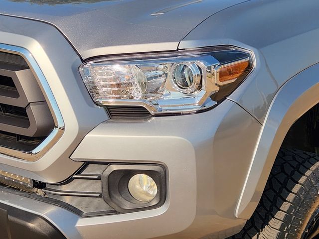 Used 2020 Toyota Tacoma SR5 w/ Technology Package AWD/4WD image 6
