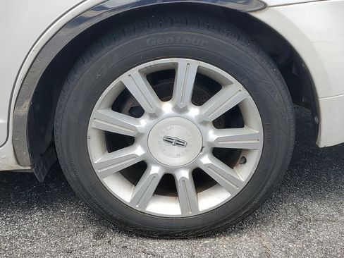 Used 2010 Lincoln MKZ FWD image 6