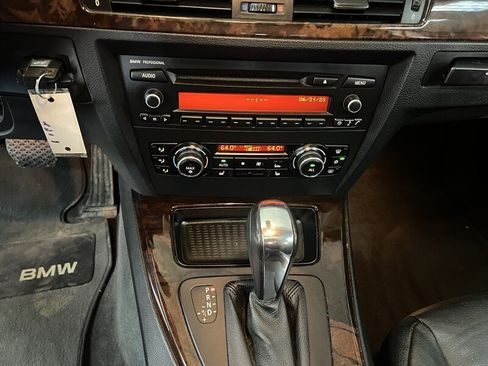 Used 2011 BMW 328i Coupe image 17