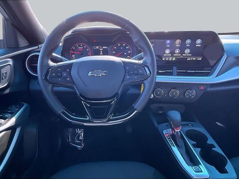 Used 2026 Chevrolet Trax RS w/ Sunroof Package FWD image 6