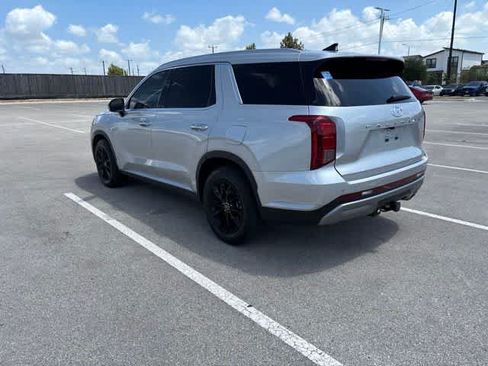 Used 2024 Hyundai Palisade SEL FWD image 3
