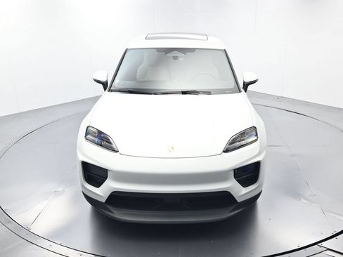 Certified 2025 Porsche Macan Electric RWD image 44