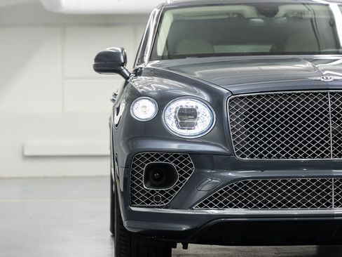 Used 2023 Bentley Bentayga AWD/4WD image 10