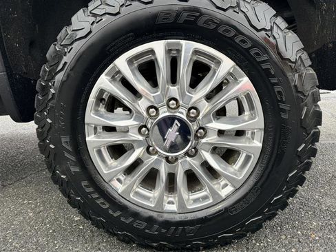 Used 2020 Chevrolet Silverado 2500 High Country w/ Technology Package image 9