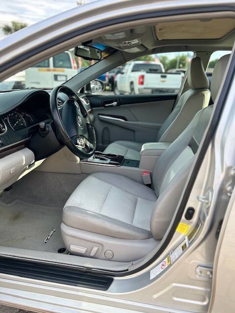 Used 2012 Toyota Camry XLE FWD image 10