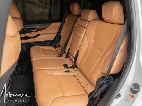 Used 2026 Lexus LX 600 4WD w/ Accessory Package (2T) image 16