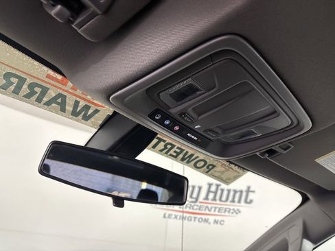 Used 2022 Chevrolet Silverado 1500 Custom image 18