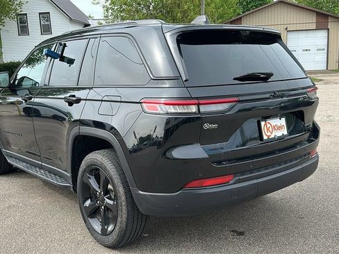 Used 2024 Jeep Grand Cherokee Limited w/ Luxury Tech Group II AWD/4WD image 6
