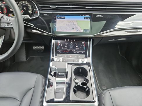 Used 2025 Audi Q7 3.0T Premium Plus AWD/4WD image 11