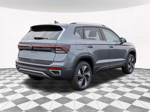 New 2025 Volkswagen Taos SE image 12