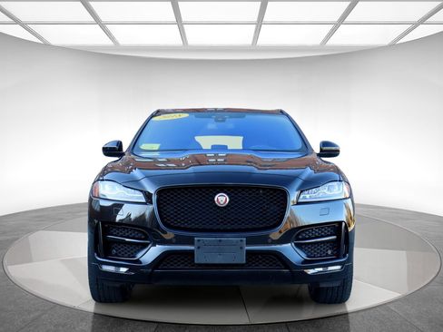 Used 2018 Jaguar F-PACE R-Sport image 2