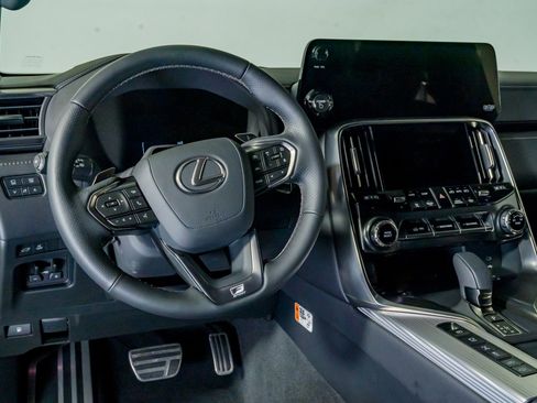 Used 2025 Lexus LX 700h F Sport AWD/4WD image 19