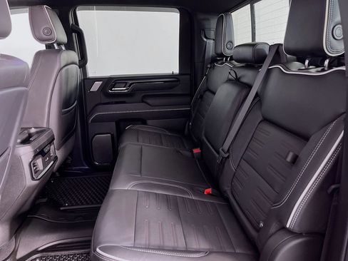 Used 2024 GMC Sierra 2500 AT4X AWD/4WD image 32