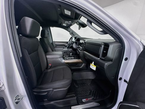 Used 2025 Chevrolet Silverado 1500 LT AWD/4WD image 29