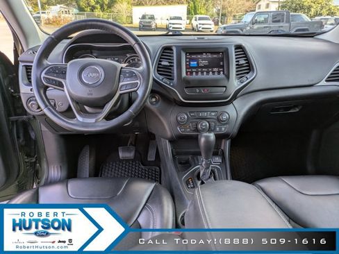 Used 2019 Jeep Cherokee Latitude Plus w/ Comfort/Convenience Group image 15