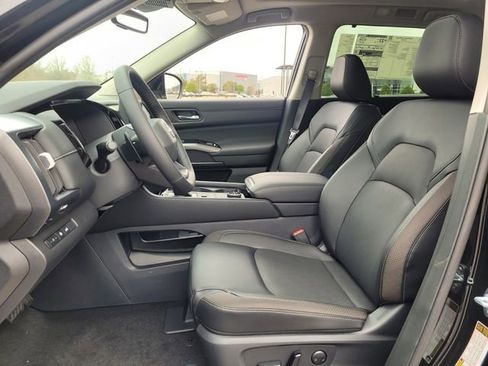 New 2026 Nissan Pathfinder SL AWD/4WD image 9