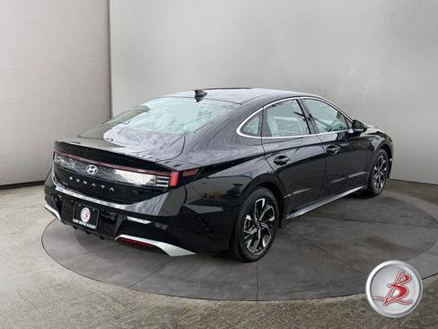Used 2025 Hyundai Sonata SEL FWD image 7