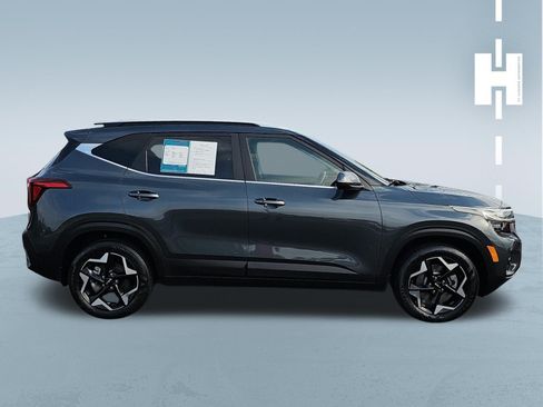 Used 2024 Kia Seltos EX AWD/4WD image 3
