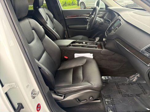Used 2019 Volvo XC90 T6 Momentum AWD/4WD image 13