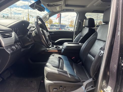 Used 2018 GMC Yukon SLT w/ Premium Edition AWD/4WD image 4