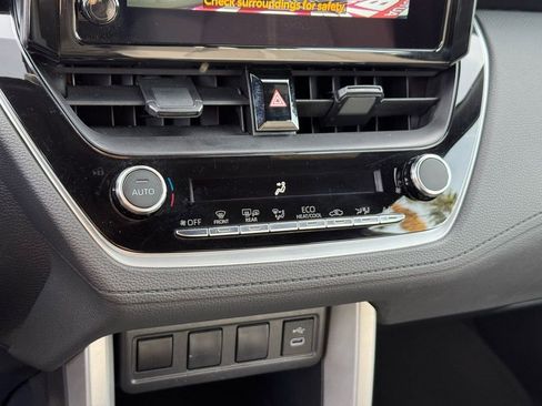 Used 2025 Toyota Corolla Cross image 29