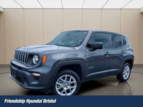 Used 2023 Jeep Renegade Latitude AWD/4WD image 1