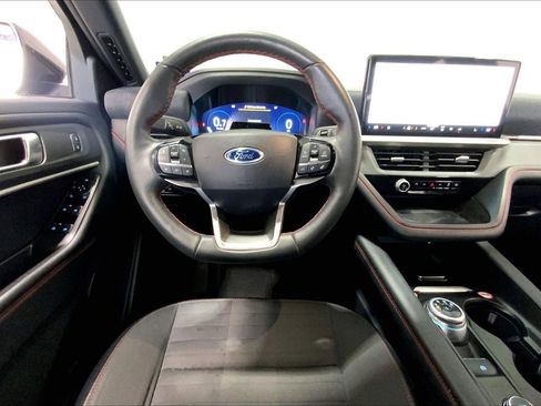 Used 2025 Ford Explorer ST-Line image 14