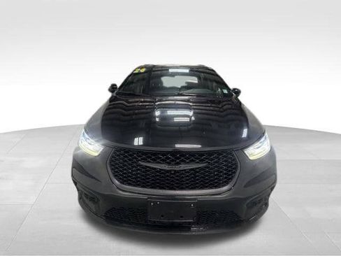 Certified 2024 Chrysler Pacifica Premium FWD image 5