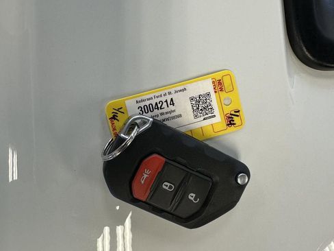 Used 2021 Jeep Wrangler Unlimited Rubicon w/ Safety Group image 38