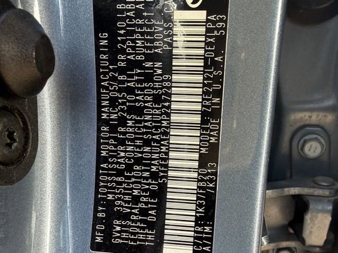 Used 2021 Toyota Corolla LE image 6