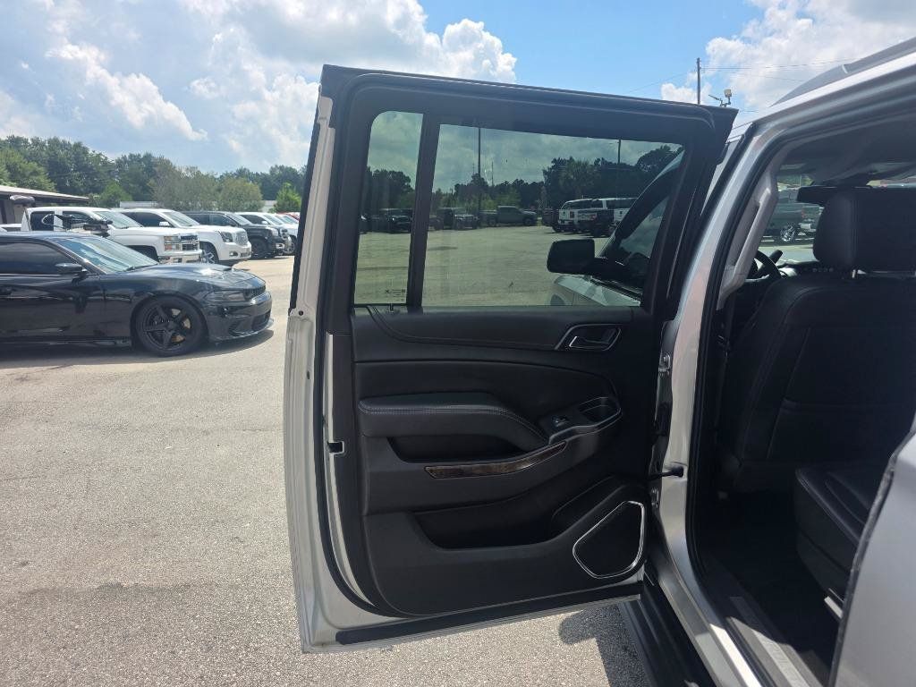 Used 2018 Chevrolet Suburban LT AWD/4WD image 8